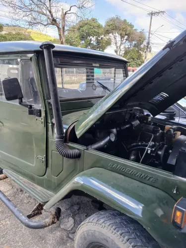 Toyota Band.Jipe Cap.de Aço Chas. Longo Diesel 1981