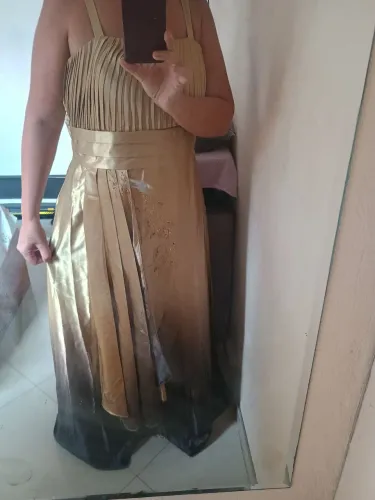 Vestido Longo 48/50 dourado com nuances em preto - Luxo e Elegância