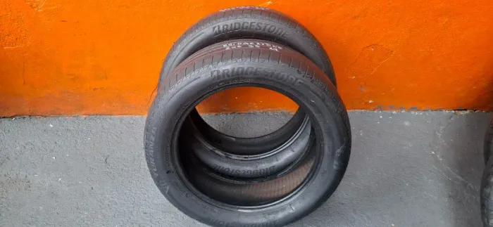 Par de Pneus Aro 17 Bridgestone 205 x 55 Turanza_Aceito Cartão*
