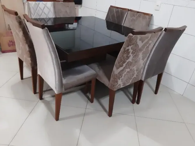 Mesa de jantar quadrada tampo em vidro