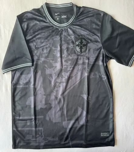 Camiseta seleção brasileira - Versão preta