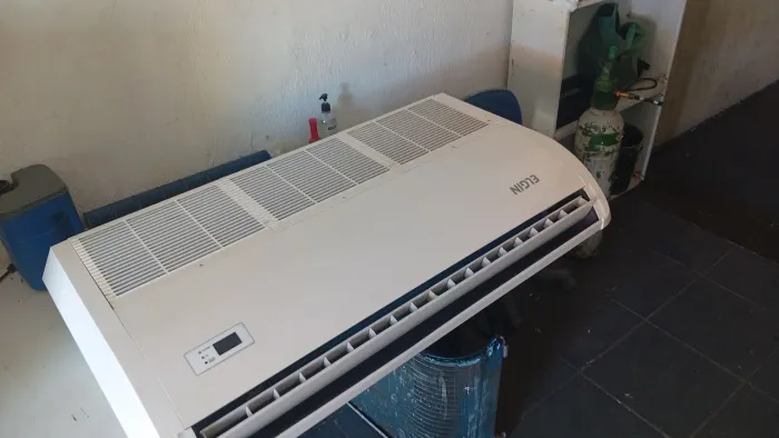 Ar-condicionado piso teto 36 mil BTUs 