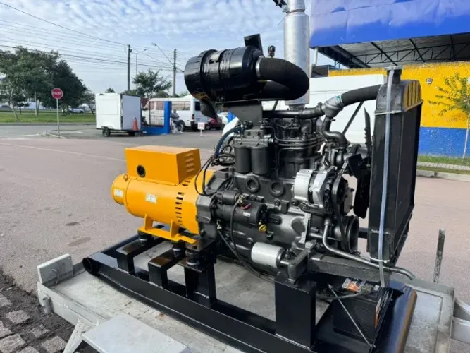 Gerador 35/30 kVA (35kVA/30kVA)
