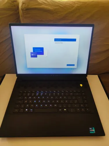 Notebook Dell Alienware m16 R1 - Core i9 13900HX | RTX 4070 | 32GB RAM | 1TB SSD | 240Hz