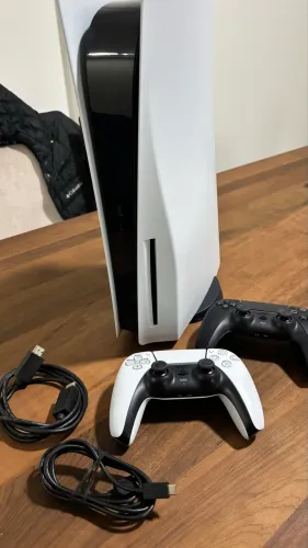 PlayStation 5 825gb + 2 controles e cabos