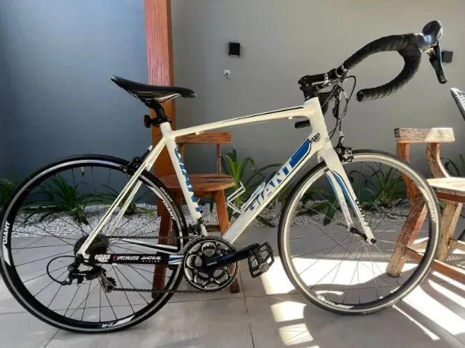 Bicicleta speed Giant Defy. 100% original. Importada USA