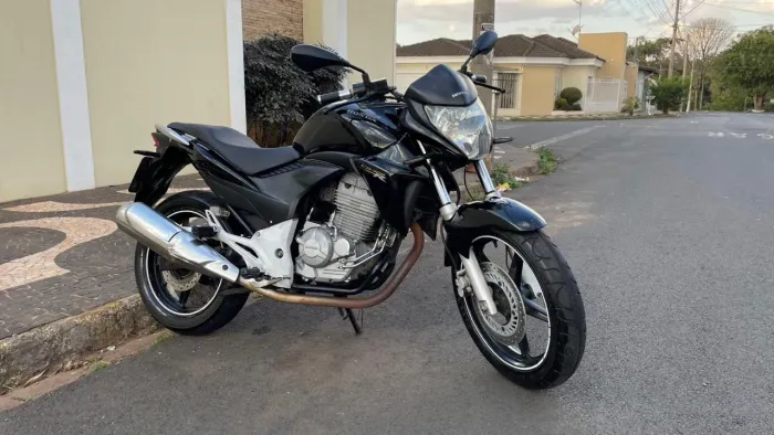 CB300r 2014 preta flex
