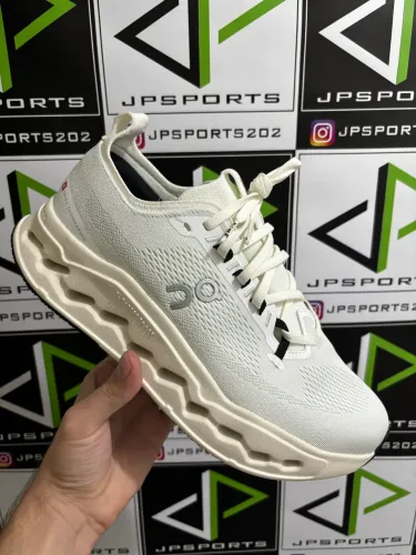 Tênis On tamanho 42 R$299