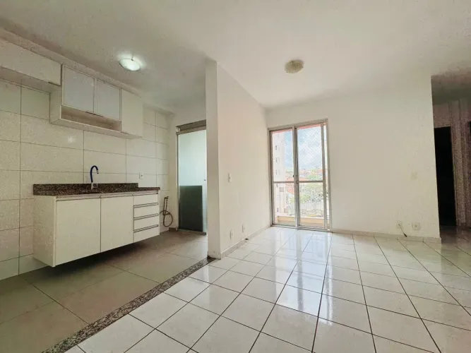APARTAMENTO REFORMADO HÁ 800 METROS DO SHOPPING INTERLAGOS!