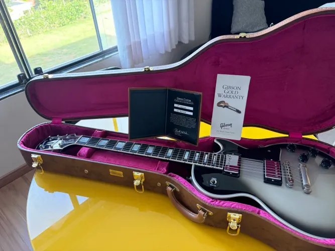 Gibson Les Paul Custom Shop Silverburst COA Tags Case original