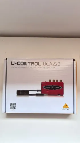 Interface de Áudio Behringer U-Control UCA222