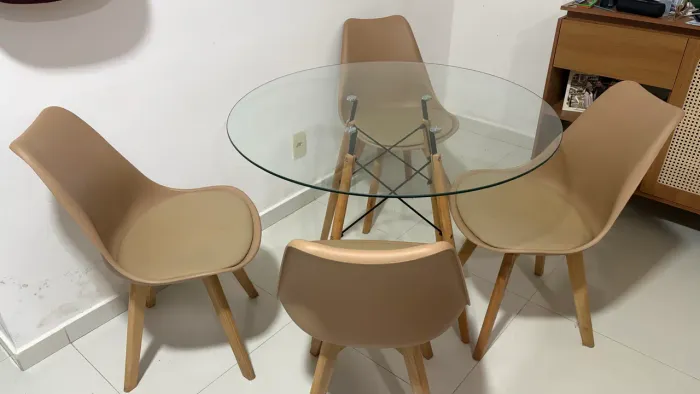 Mesa de Vidro, com 4 cadeiras