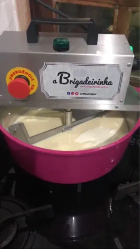 Panela mechedora - A brigadeirinha