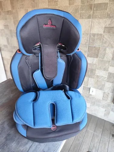 Vende-se cadeirinha de carro da Galzerano   masculina vira assento depois .