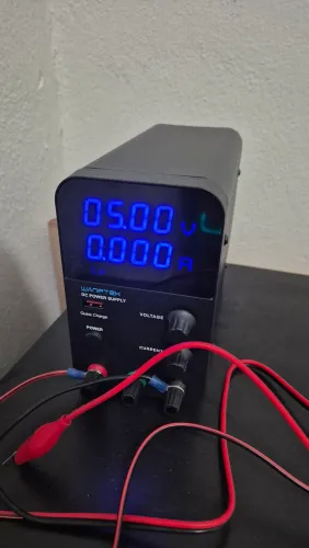 Fonte de Bancada Ajustável DC Wanptek - Nova