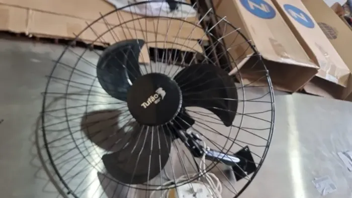 Ventilador Tufão Loren Sid pá de metal com controle de velocidade e seletor 110/220 volts