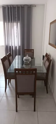 Vendo Mesa com 6 cadeiras