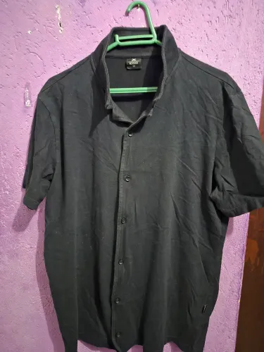 Camiseta de botão