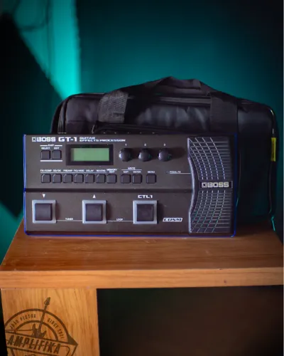 Pedaleira Boss GT-1 com Bag