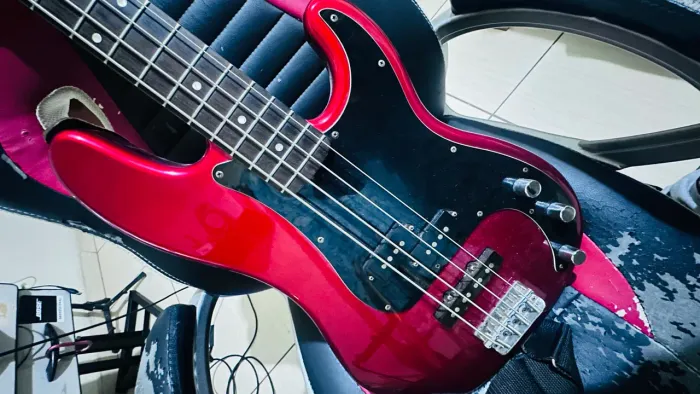 Contrabaixo PB Squaier fender