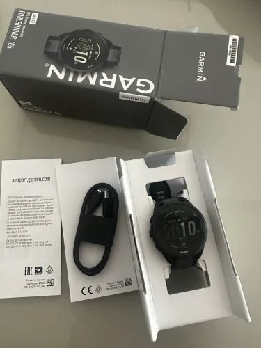 Garmin 165 novo, na cor preta, com caixa
