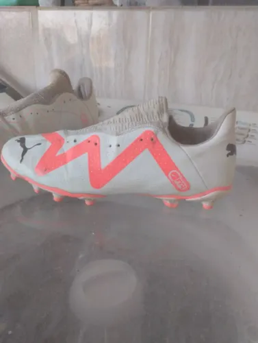 Chuteira Puma Future Neymar Jr Play tamanho 41 usada apenas 5 vezes, muito conservada