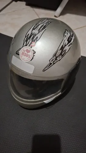 Capacete usado 