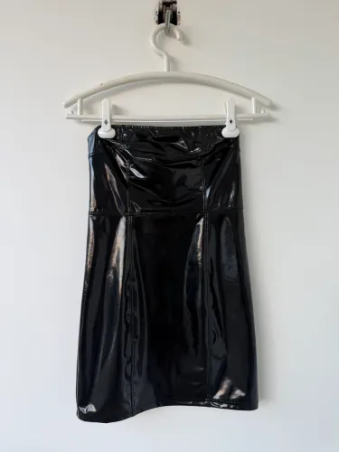Vestido verniz Shein