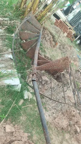 Escada de ferro caracol