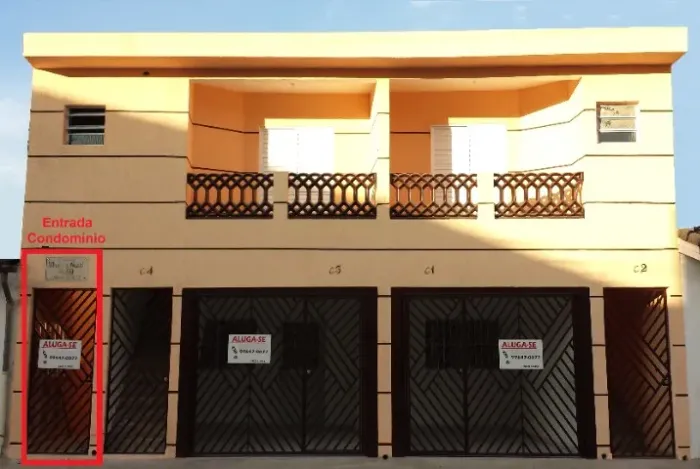 Casa em Condomínio - 2 Cômodos - Locação com Depósito.