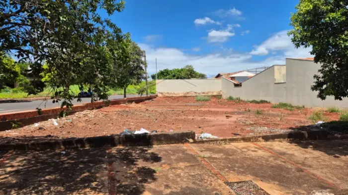 Terreno Área em Jaú