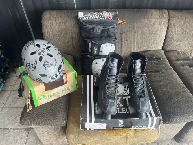 Patins Traxart 42/43 kit de proteção mais capacete