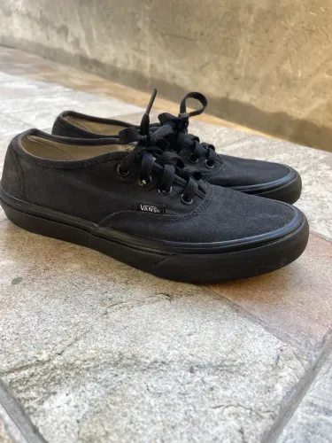Tênis Vans Authentic Black 36