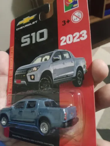 Miniatura Chevrolet S10 2023 1/64 - CKS - CINZA 