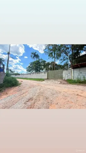 Terreno à Venda em Embu das Artes - Jardim Itatiaia