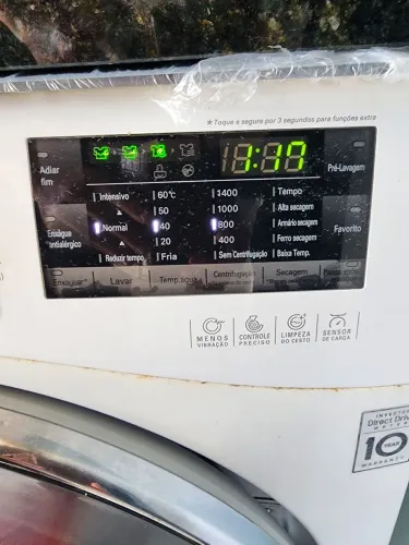 Lava e Seca LG (modelo Inverter Direct Drive de 10,2kg/6kg)