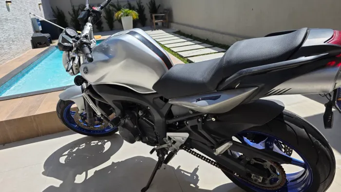 YAMAHA FZ6-N Fazer 600