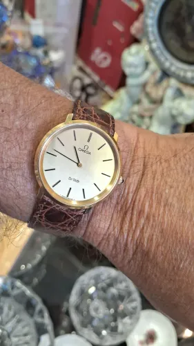 Relógio Omega De Ville com caixa dourada e pulseira Original