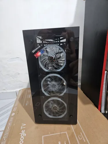 Gabinete Pichau com 3 ventoinhas
