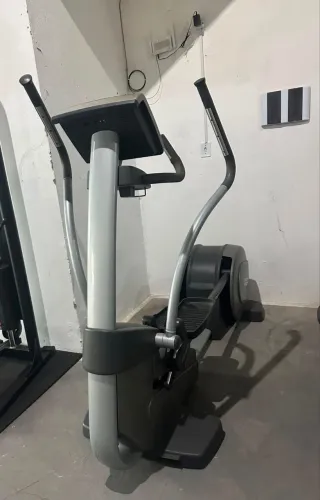 Elíptico technogym