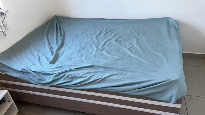Cama casal, seminova
