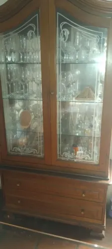 Cristaleira com espelho