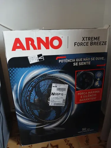 Ventilador de Mesa Arno Xtreme Force Breeze 50cm VB50 126W 6 Pás 3 Velocidades - 127 Volts