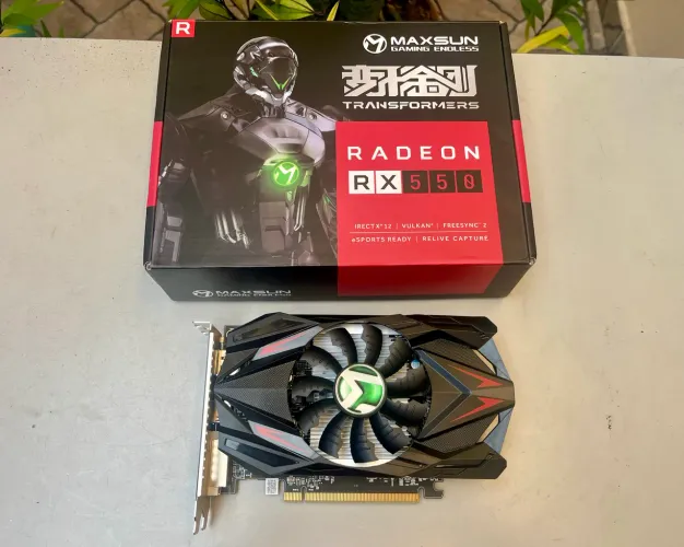 Placa de Video AMD Radeon RX550 4GB Semi nova na caixa
