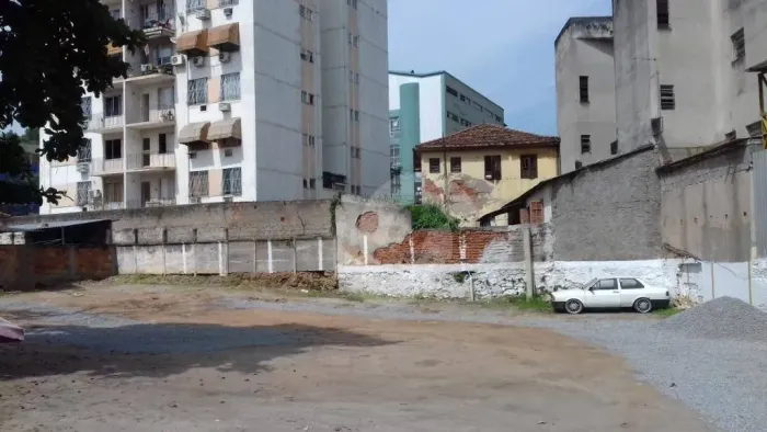 Terreno à venda, 2000 m² por R$ 6.000.000,00 - Centro - São Gonçalo/RJ