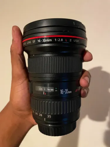 Vendo Canon EF 16-35mm f/2.8L II USM, lente profissional da linha L da Canon