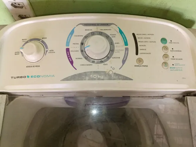 2 MAQUINAS DE LAVA E CENTRIFUGAR ROUPA/ELECTROLUX,10 e 06 Kg ,VENDO POR 200,00 REAIS