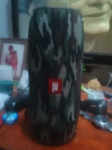 Vendo uma caixa de som da JBL