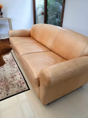 Sofá caramelo