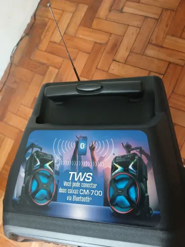 Vendo uma caixa som completa 